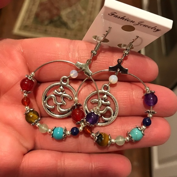Bohemian Om bead charm wire dangle earrings - Picture 3 of 3
